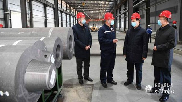 內蒙古自治區(qū)黨委書記石泰峰到吉蒙炭素調研
